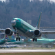 Imagen para el artículo titulado Otras dos aerolíneas cancelan más vuelos de sus Boeing 737 Max tras detectarse un nuevo fallo de software